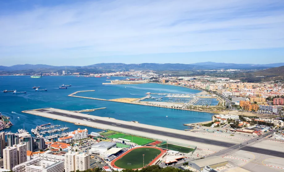 érkezés Gibraltár repülőtérre