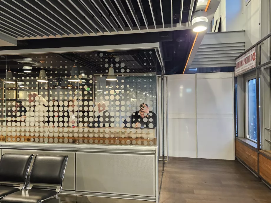 Dohányzóhelyiségek a tranzitzónában