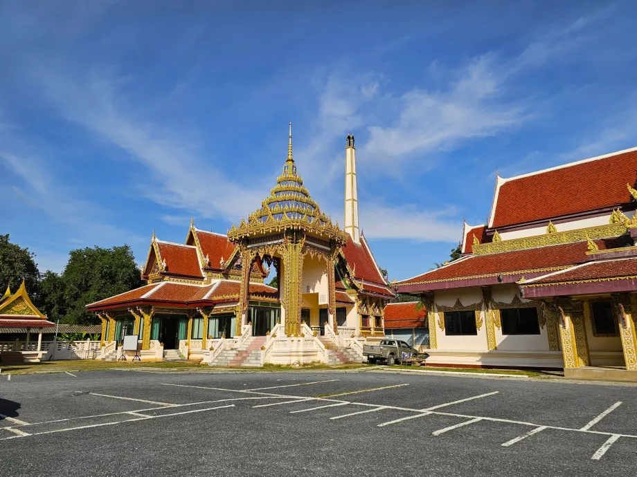Wat Plai Laem, parkolás