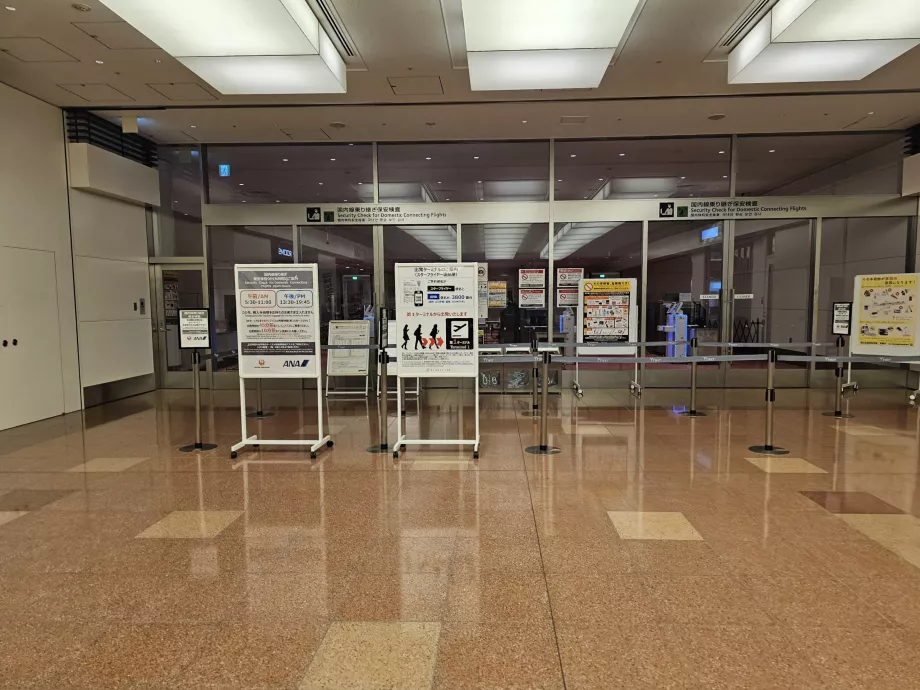 Biztonsági ellenőrzés belföldi csatlakozó járatokon