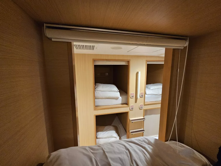 Kapszula nyitott tekerccsel