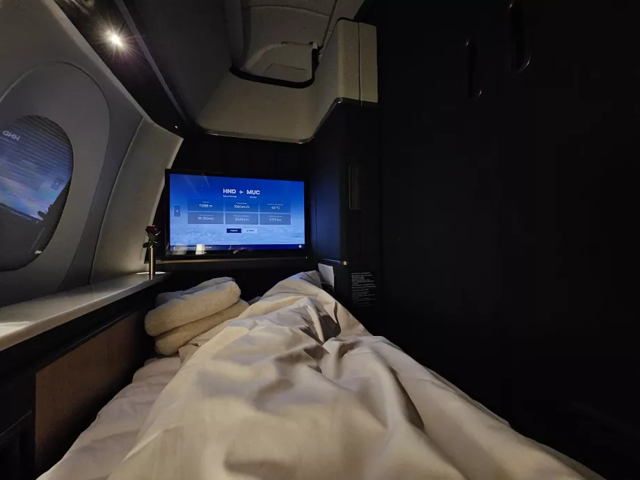 Kanapé kibontott ágy