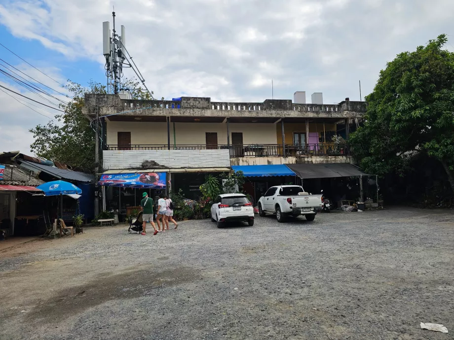 Parkolás Hin Ta Hin Yai-ban