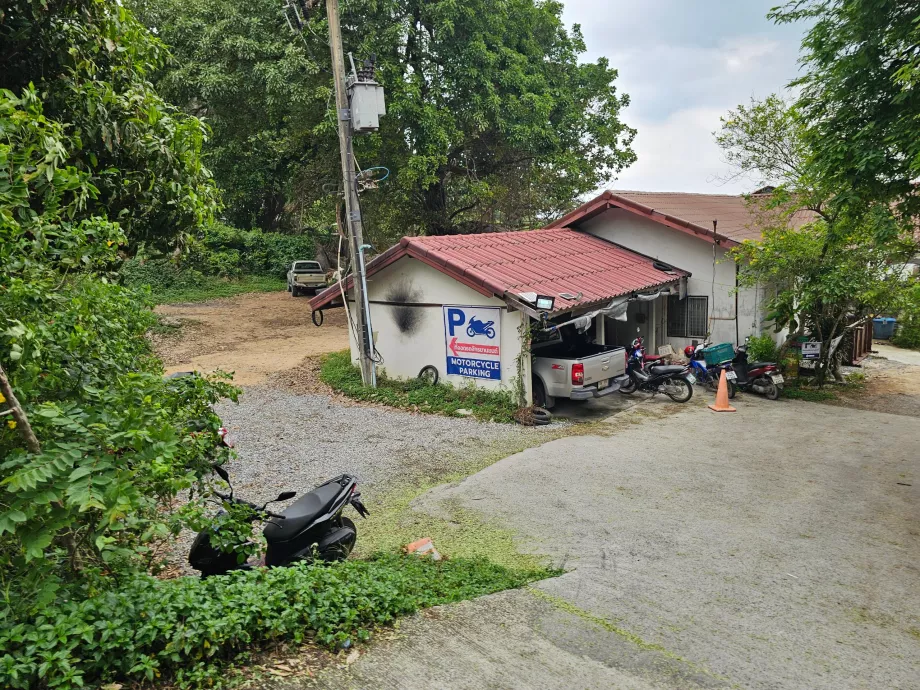 Coral Cove Beach, parkoló robogók számára