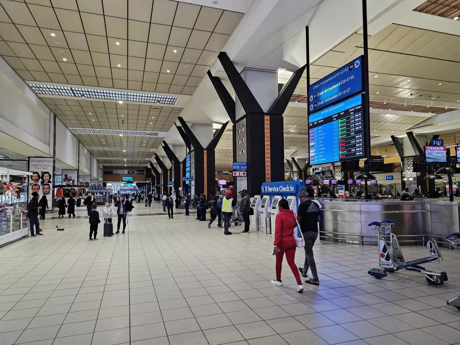 B terminál, check-in