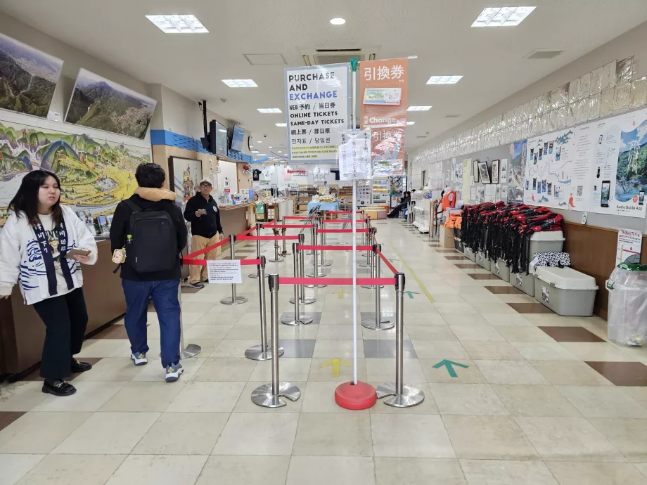 Pénztár a hajóállomáson