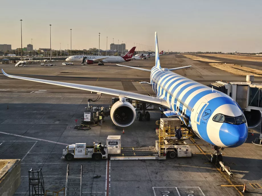 Airbus A330-900 a johannesburgi repülőtéren