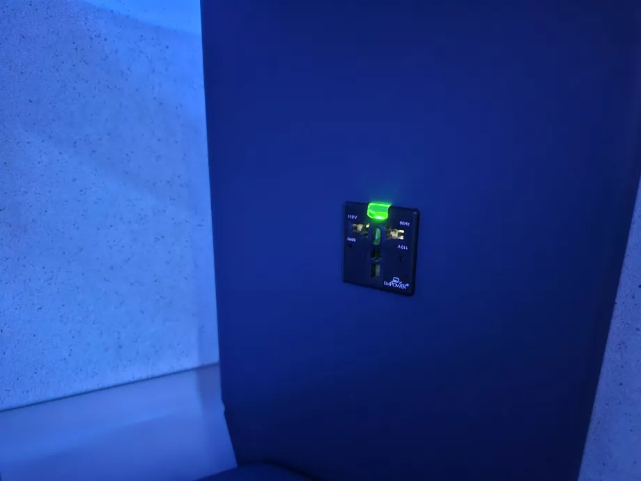 Aljzat az elektronika töltéséhez