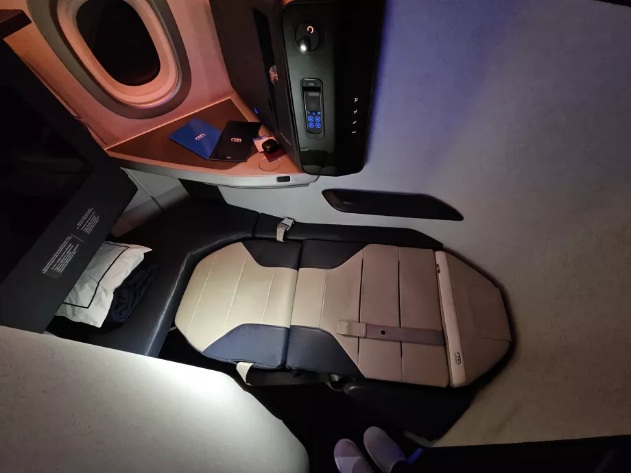 Kanapé kibontott ágy