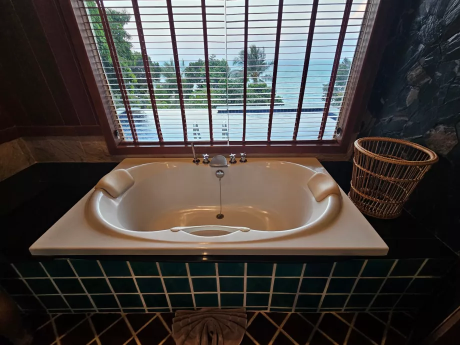 Fürdőkád a fürdőszobában