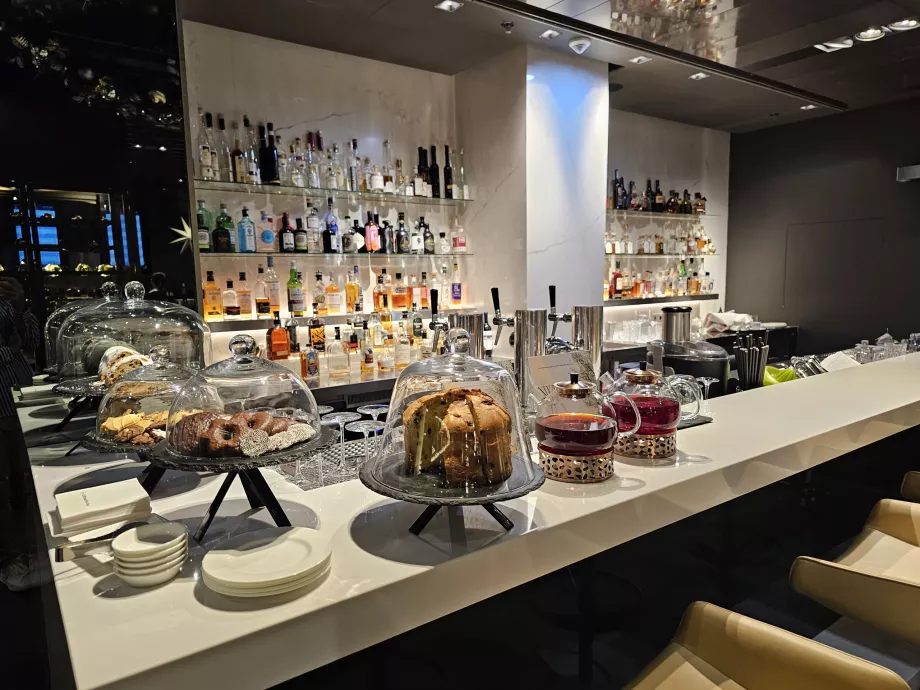 First Class Lounge (főterminál) - bár