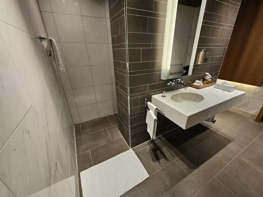 First Class Lounge (főterminál) - zuhanyzó