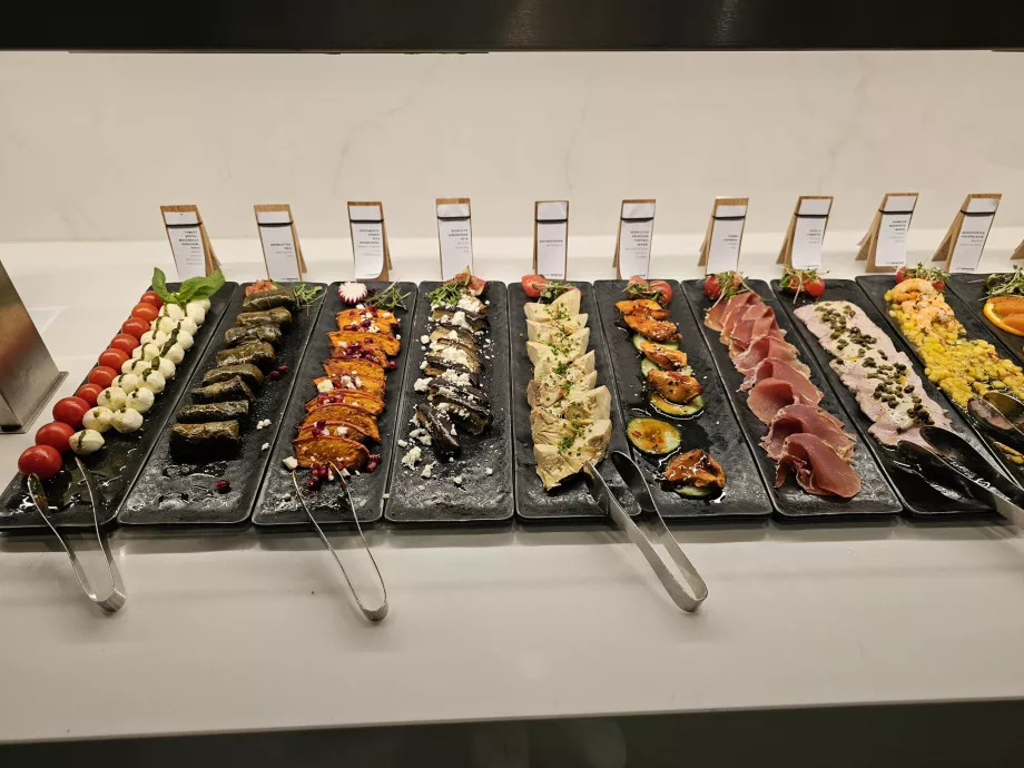 First Class Lounge (főterminál) - hideg konyha