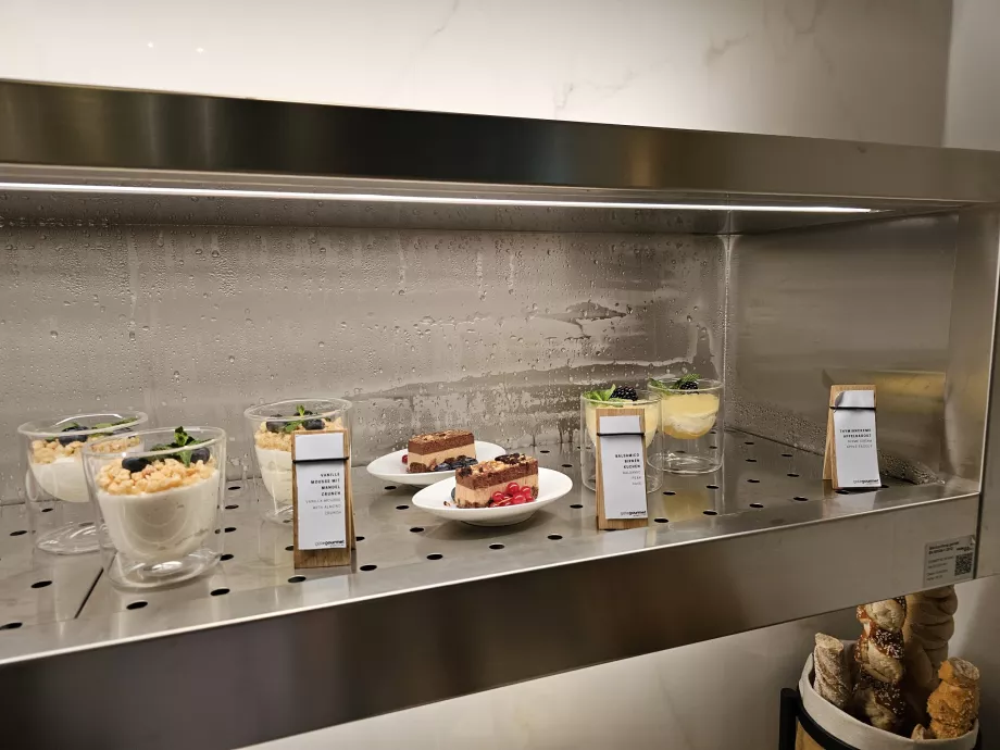 First Class Lounge (főterminál) - édességek és desszertek