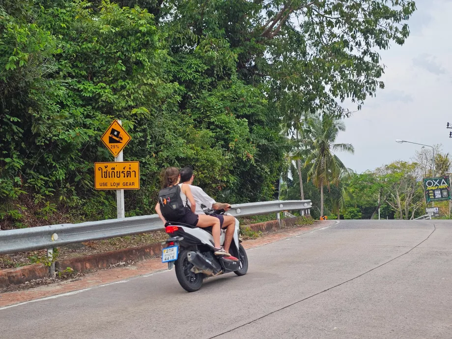 Utazás robogóval Koh Phangan körül