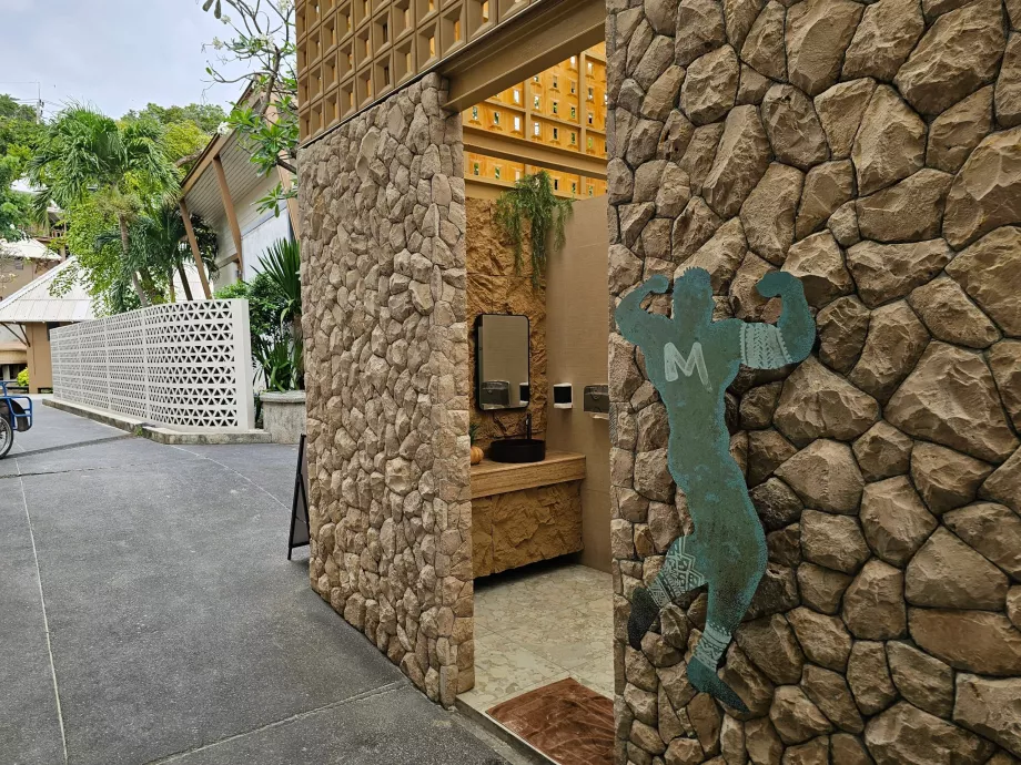 Rin Nai Beach, ingyenes WC