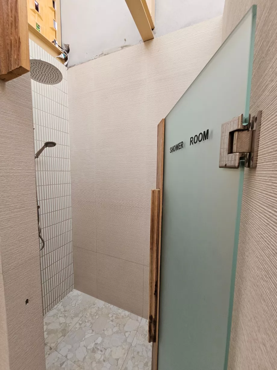 Rin Nai Beach, ingyenes zuhanyzó