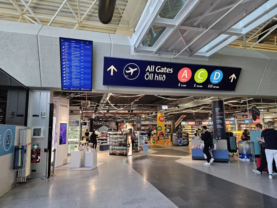 Duty free shop a biztonsági ellenőrzés után