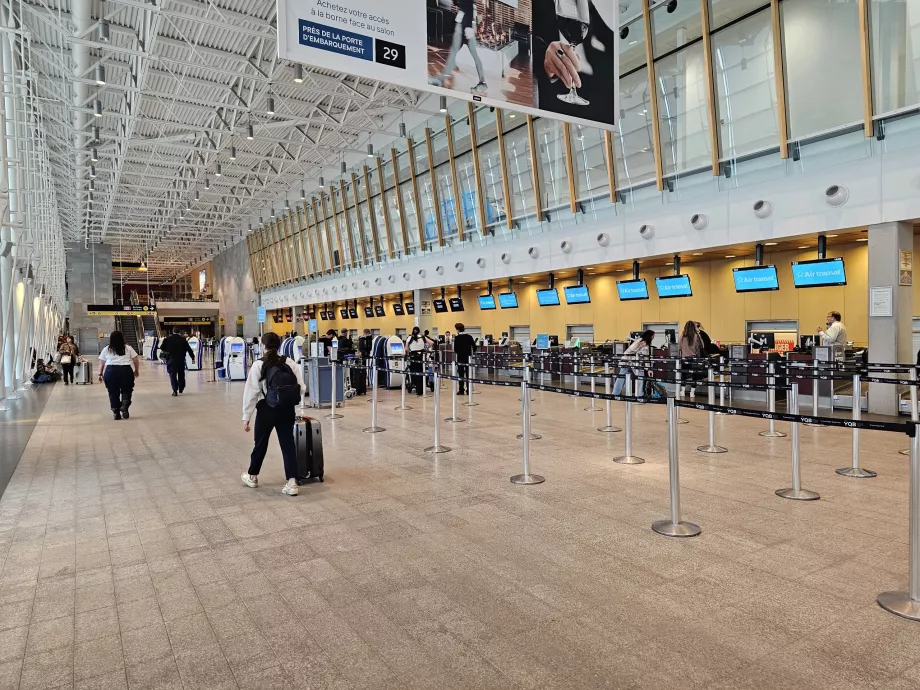 A Quebec City repülőtér indulási váróterme