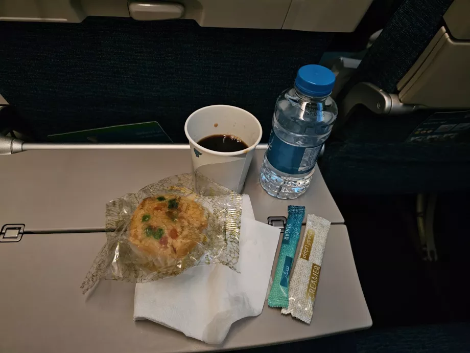 Reggeli a FRA-MCT járaton