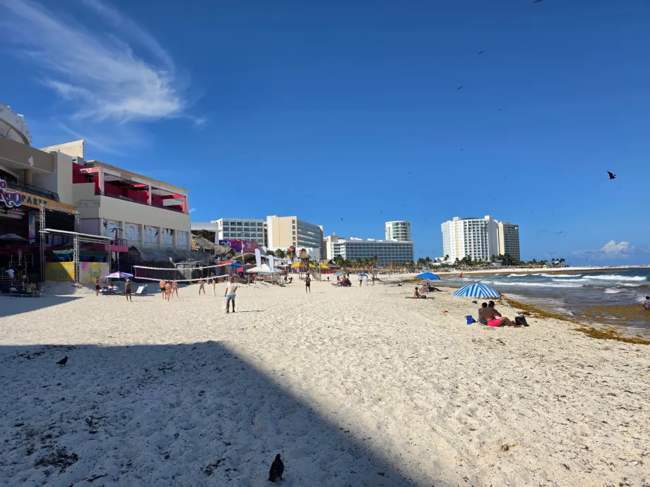 A Coco Bongo előtti Playa Gaviota Azul