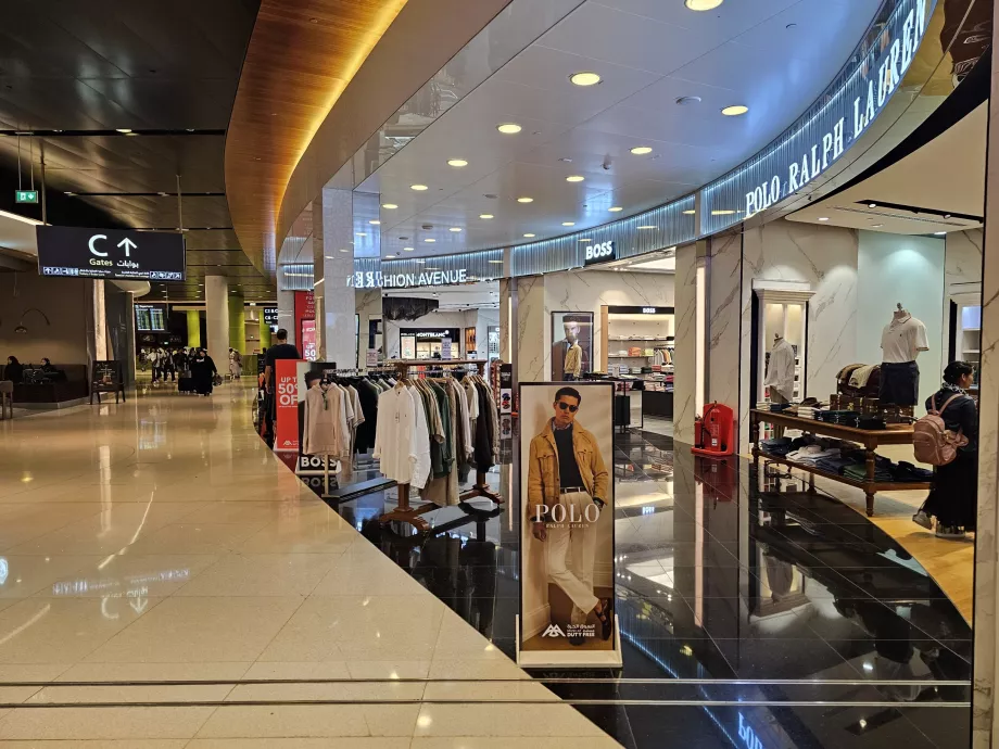 Divatboltok, tranzitzóna