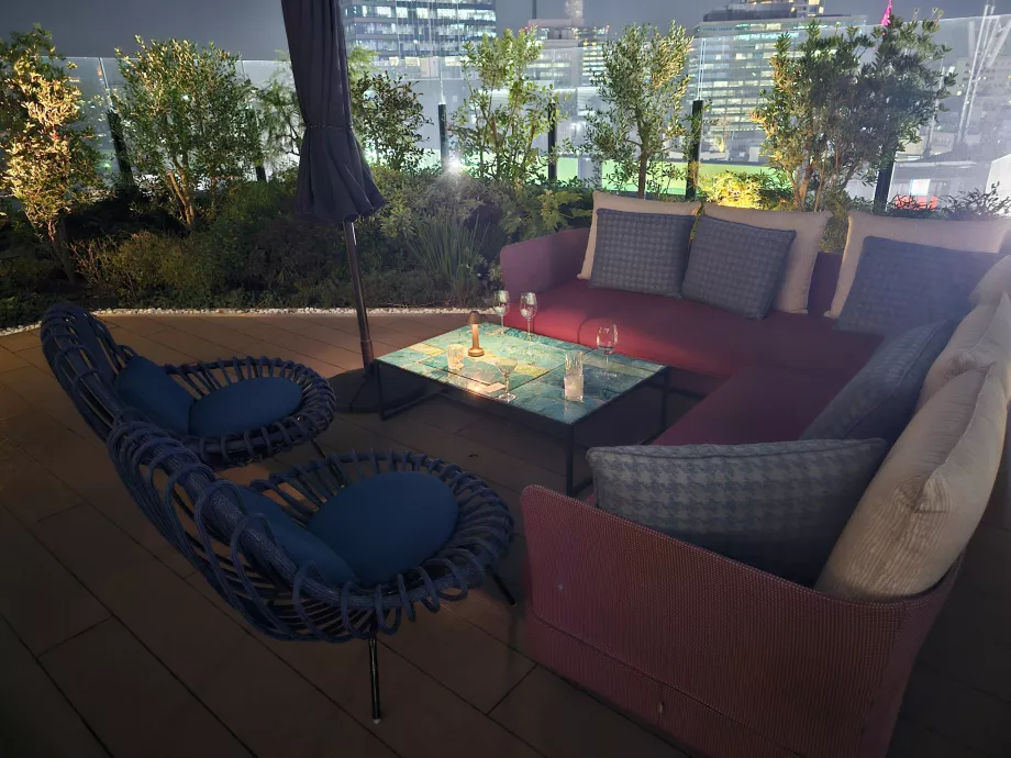 A Gallery 11 étterem szabadtéri terasza