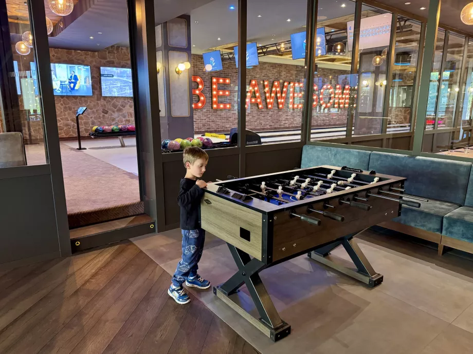 Asztali foci és bowling Snowbeerben