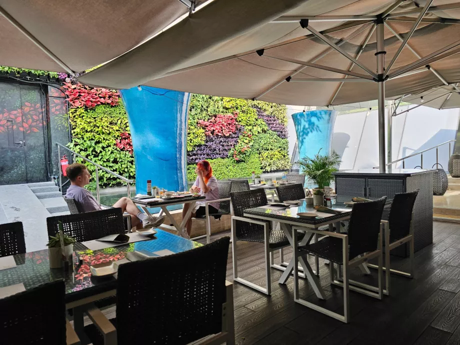 Reggeli a Rise étteremben