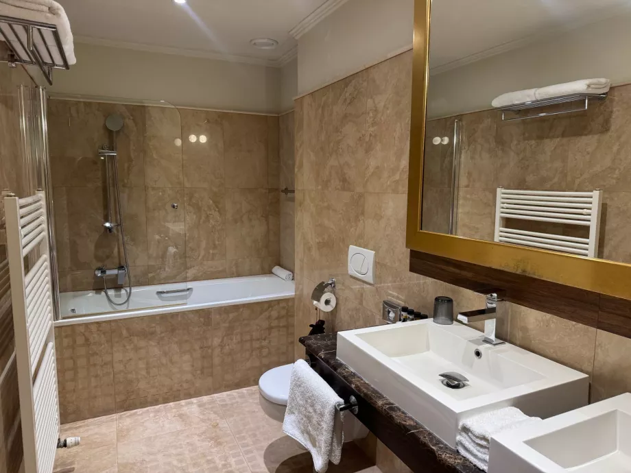 A Junior Suite fürdőszobája