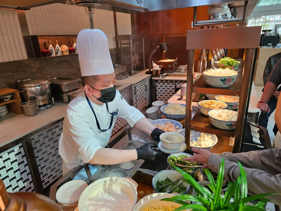 Reggeli a Rise étteremben