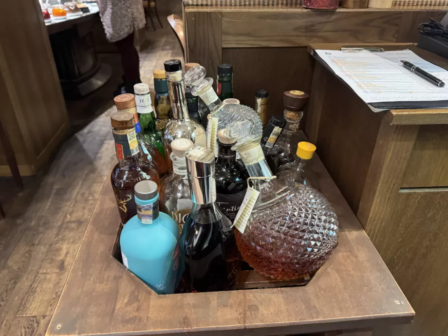 Reggeli, széles választékú alkoholos italok