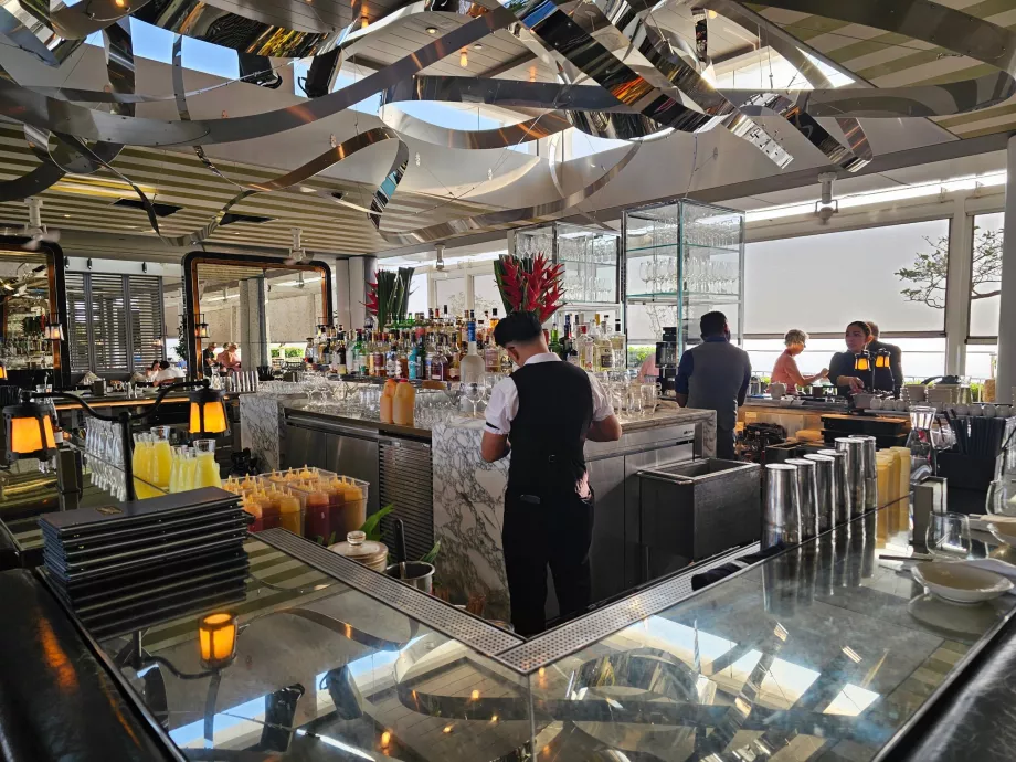 Reggeli a Spago bárban