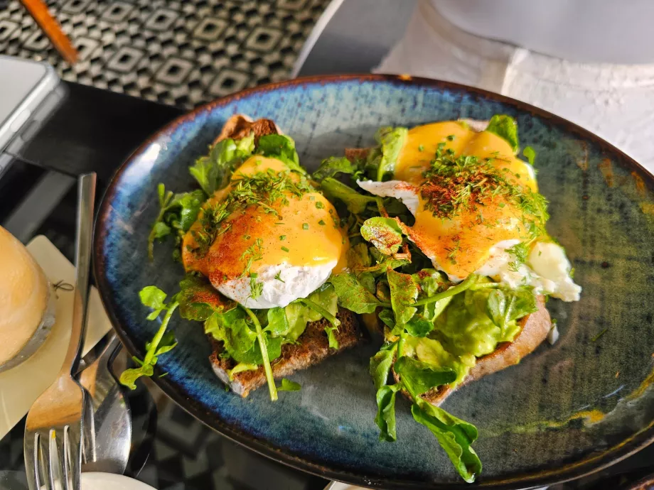 Reggeli a Spago bárban