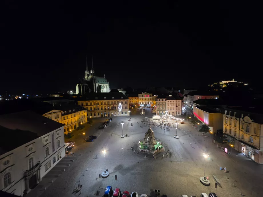 Éjszakai kilátás a Zelný trh tornyából