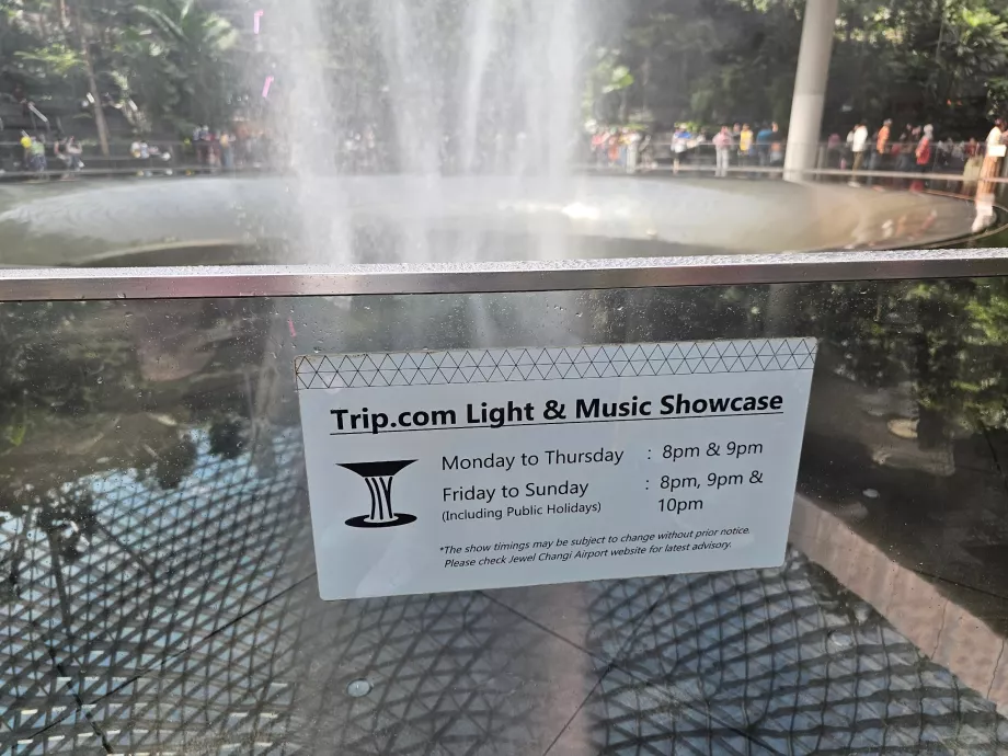 Fényjáték-idők a Jewel vízesésnél