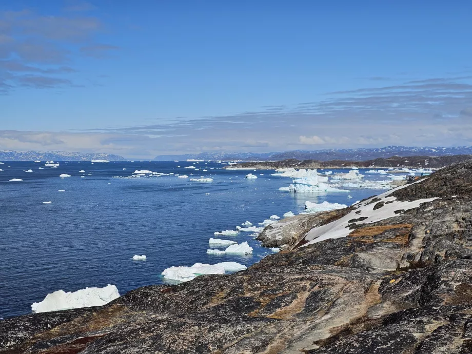 Jégtáblák Ilulissat közelében, kilátás a sárga ösvényről
