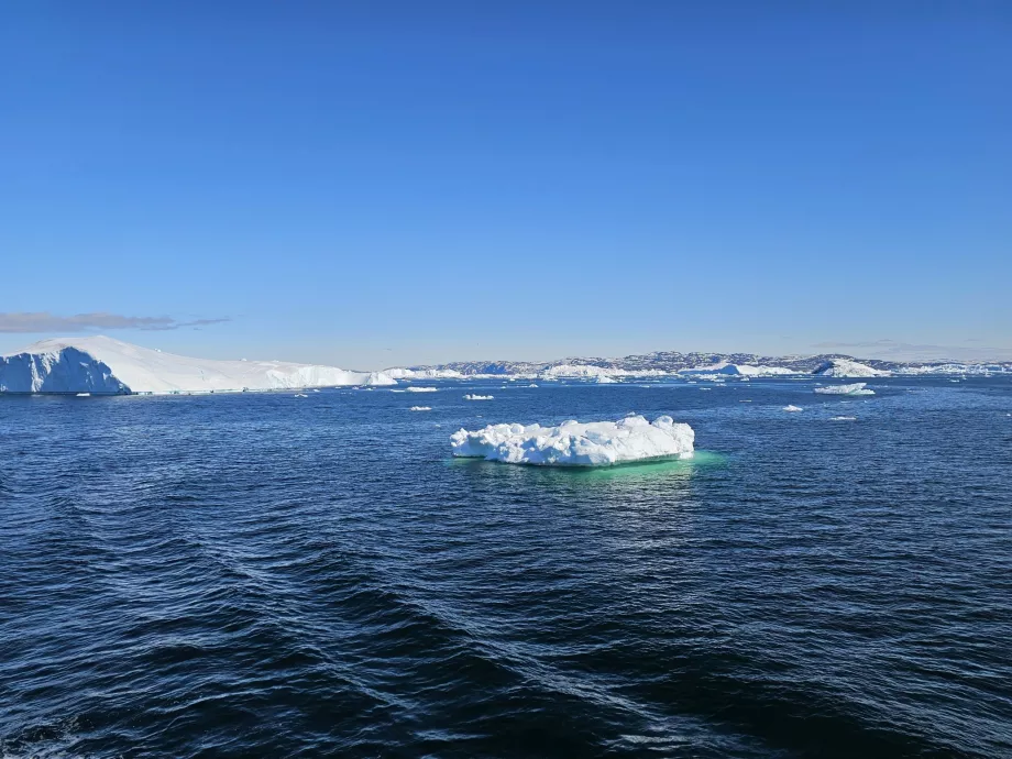 Kilátás a fedélzetről Ilulissat körül