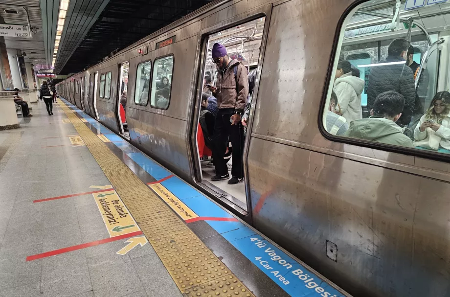 Isztambuli metróvonat