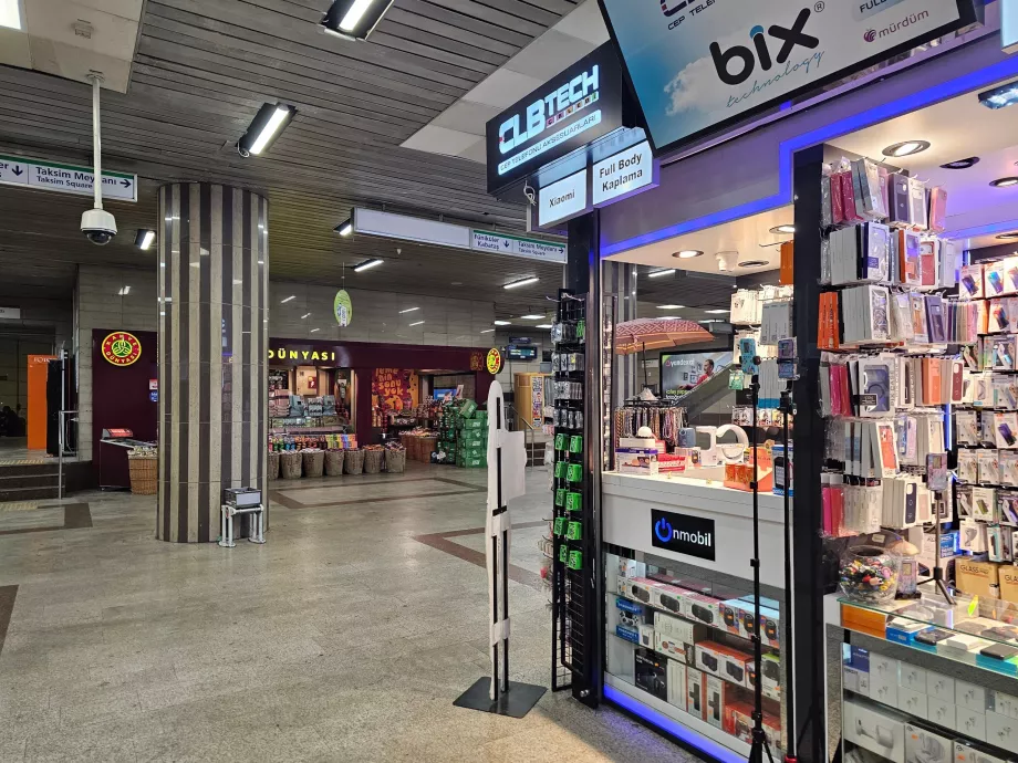 Üzletek a metróállomásokon