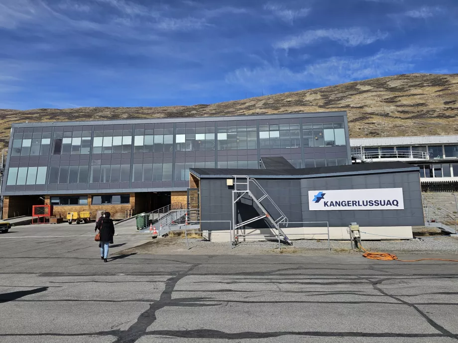 érkezés Kangerlussuaq repülőtérre