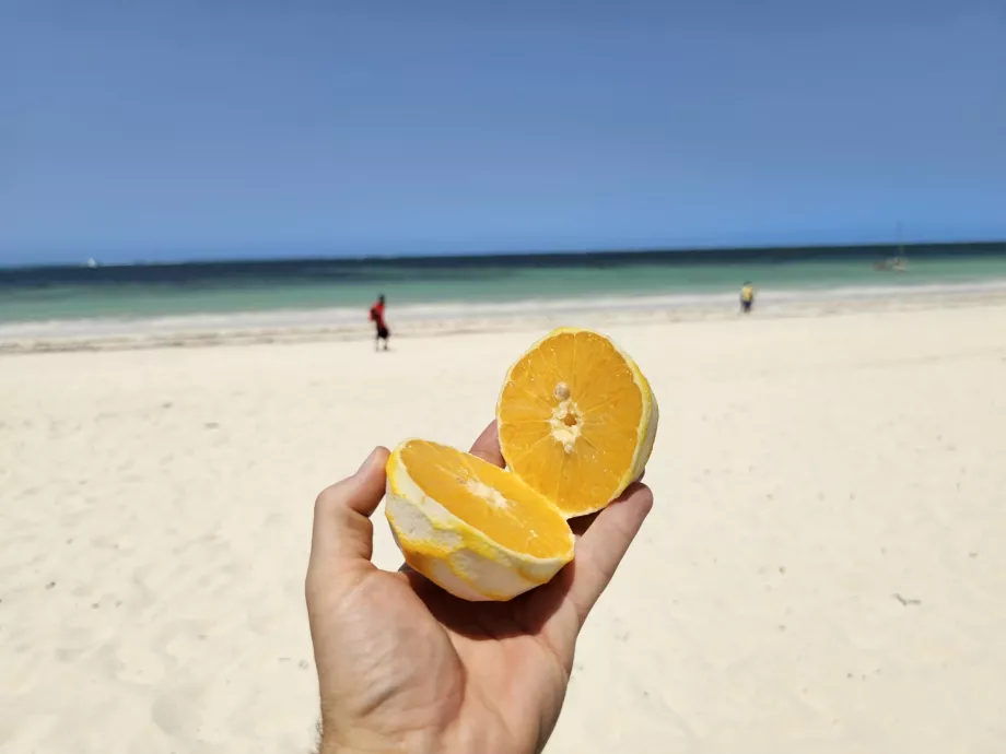 Narancssárga a Kiwengwa strandon