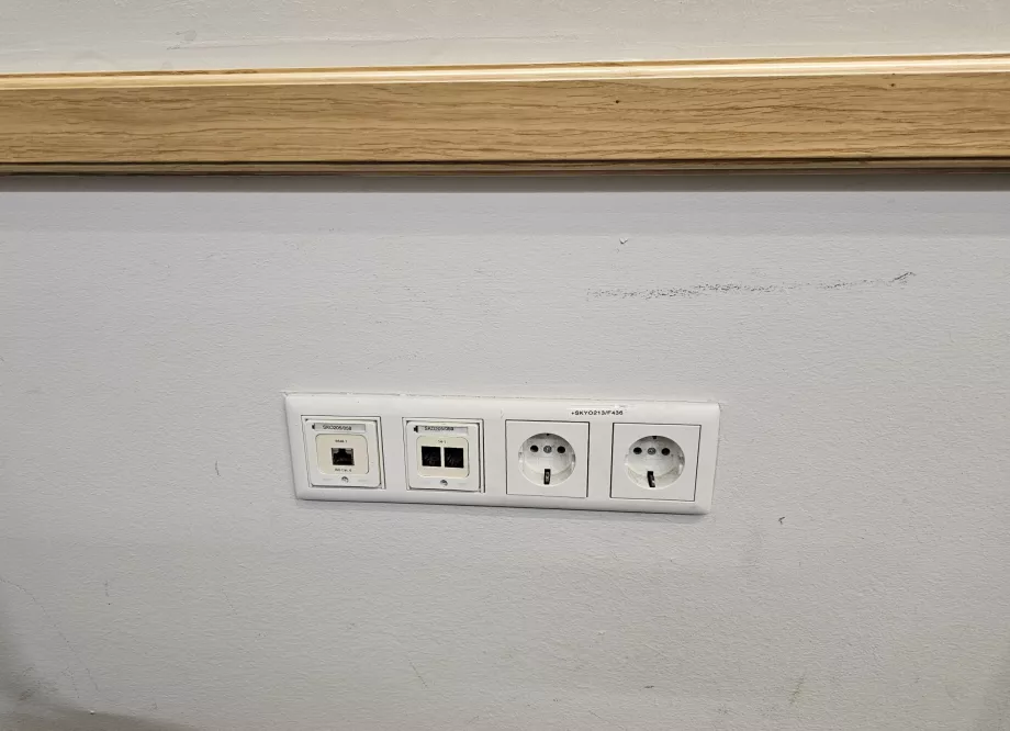 Aljzatok az elektronika töltéséhez