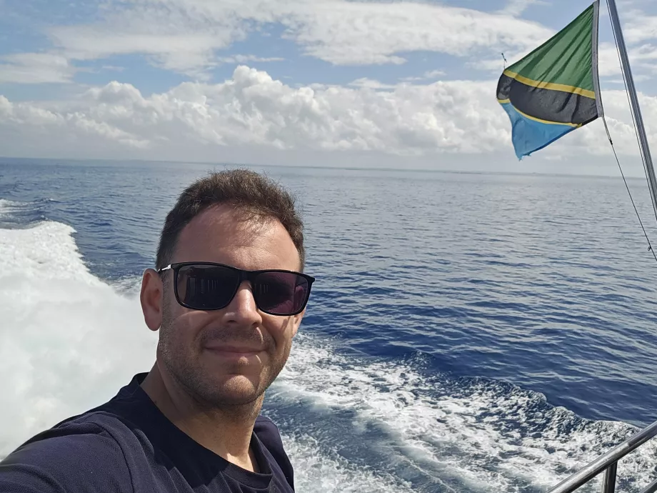 Én a Zanzibárból Dar es Salaamba tartó kompon