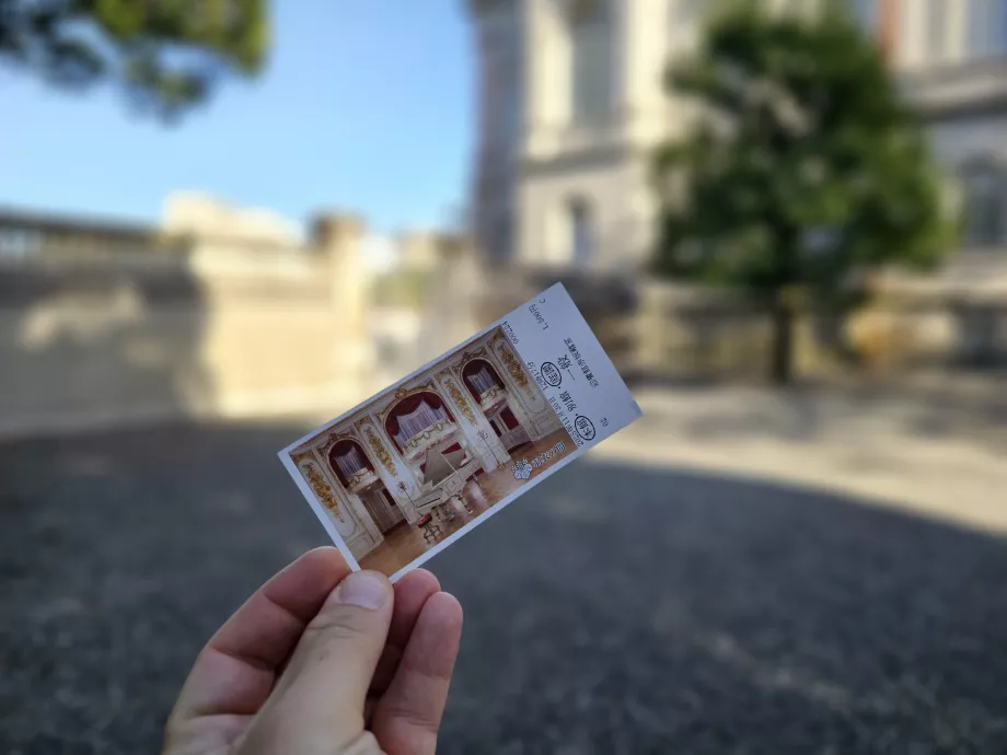 Jegy az Akasaka palotába