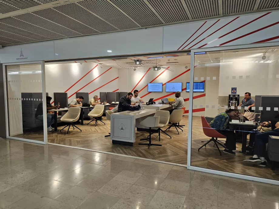 Tranzit zóna, 3. terminál