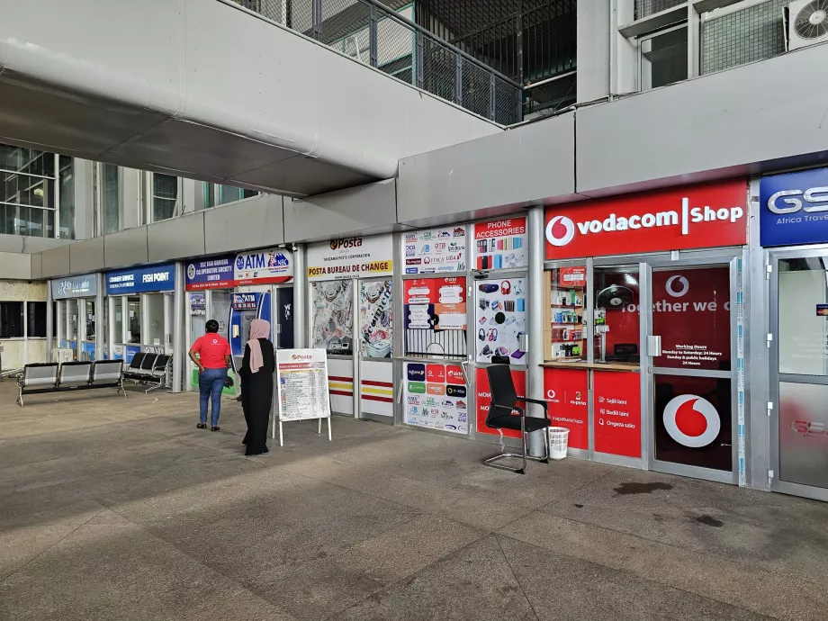Valutaváltó és mobilszolgáltató üzletek, 2. terminál