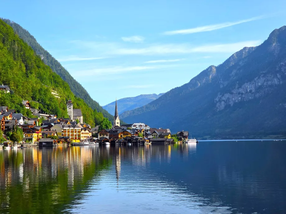 Kilátás Hallstattra a Lahn buszmegállóból
