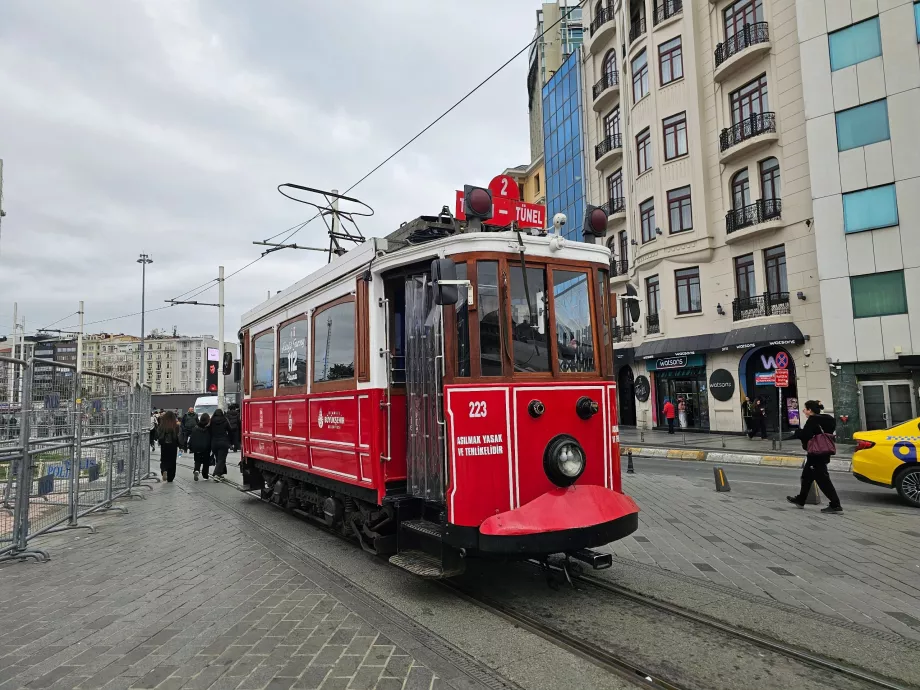Történelmi Taksim - Tünel villamos