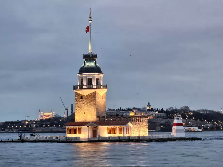 Maiden Tower kora este